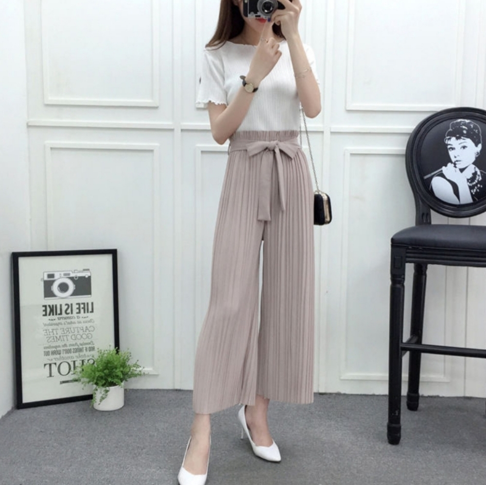 Pleated wide leg pants